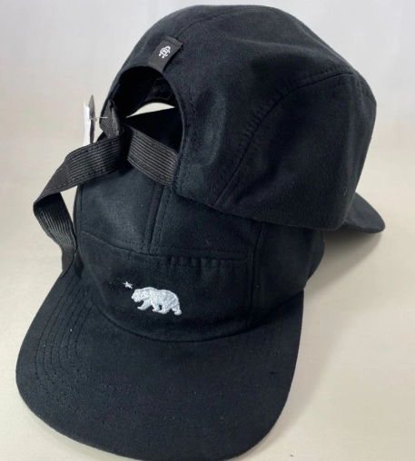 BONÉ FIVE PANEL URSA PRETO